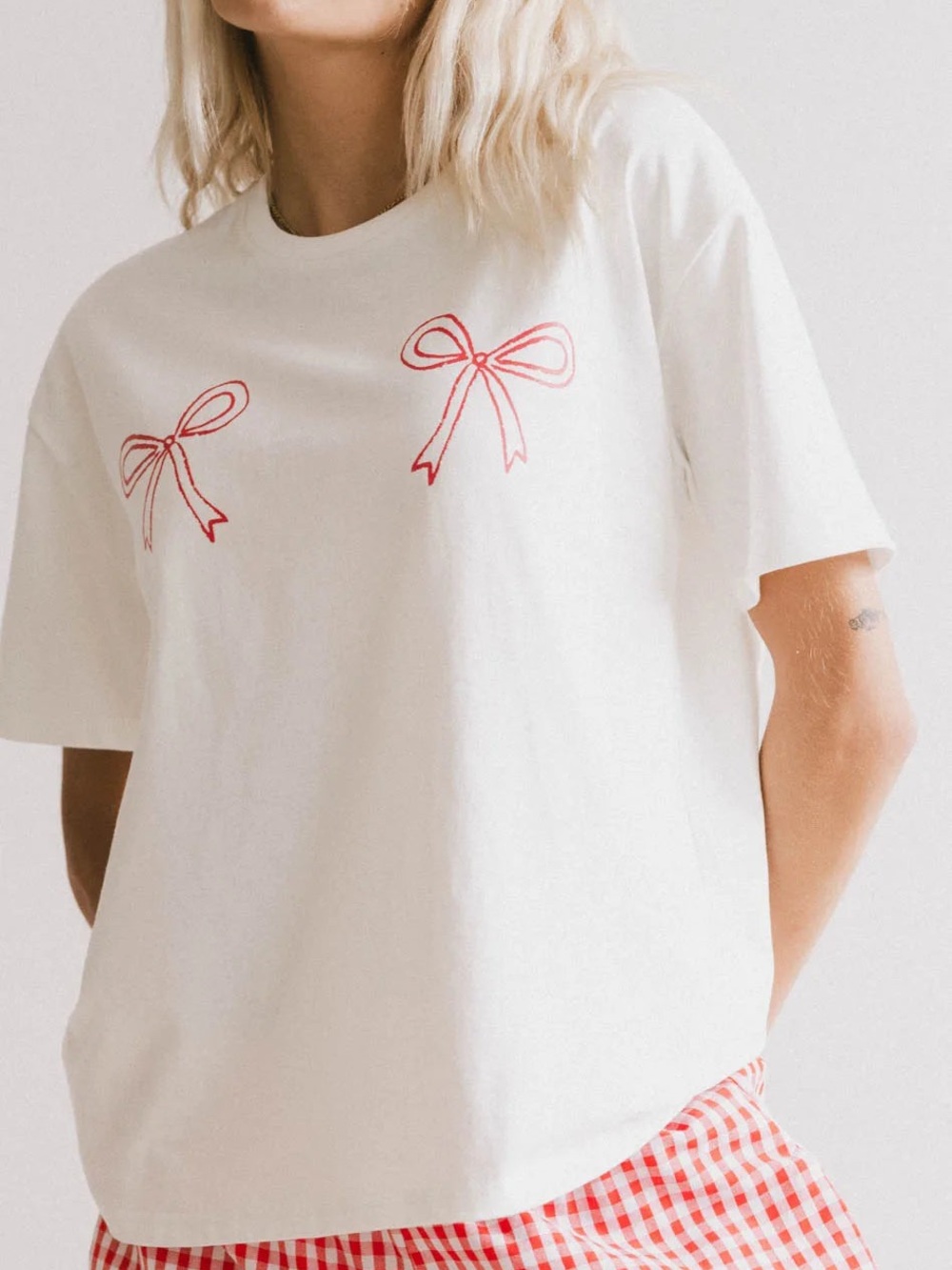 Things Between Two Red Bows Tee (S)